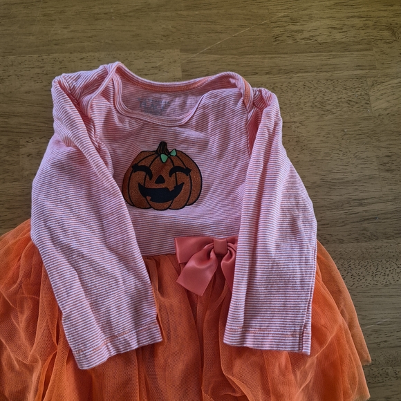 The Children's Place Pumpkin Dress with Orange Tulle. Snap Bottom, Adorable. - Picture 8 of 10